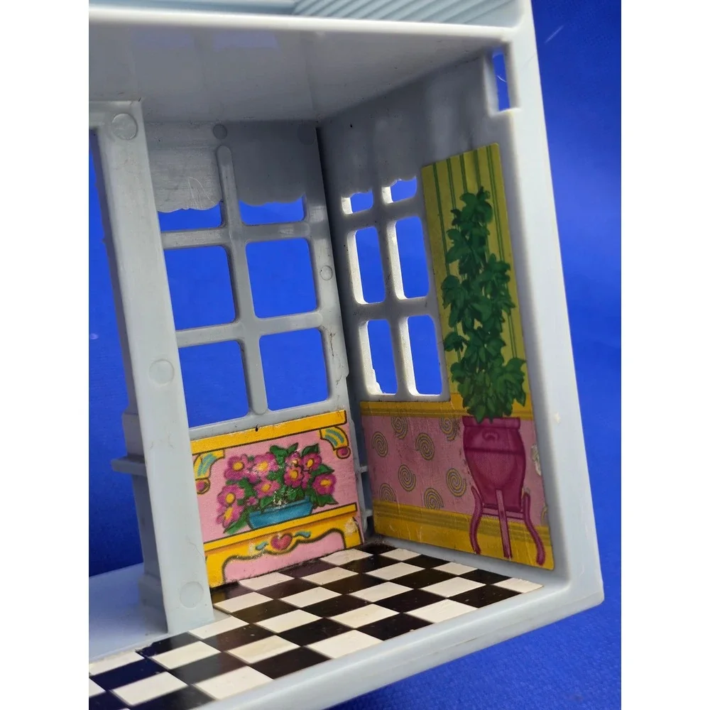 Fisher Price 2001 Sweet Streets Candy Shop Dance Studio Playset No Accessories